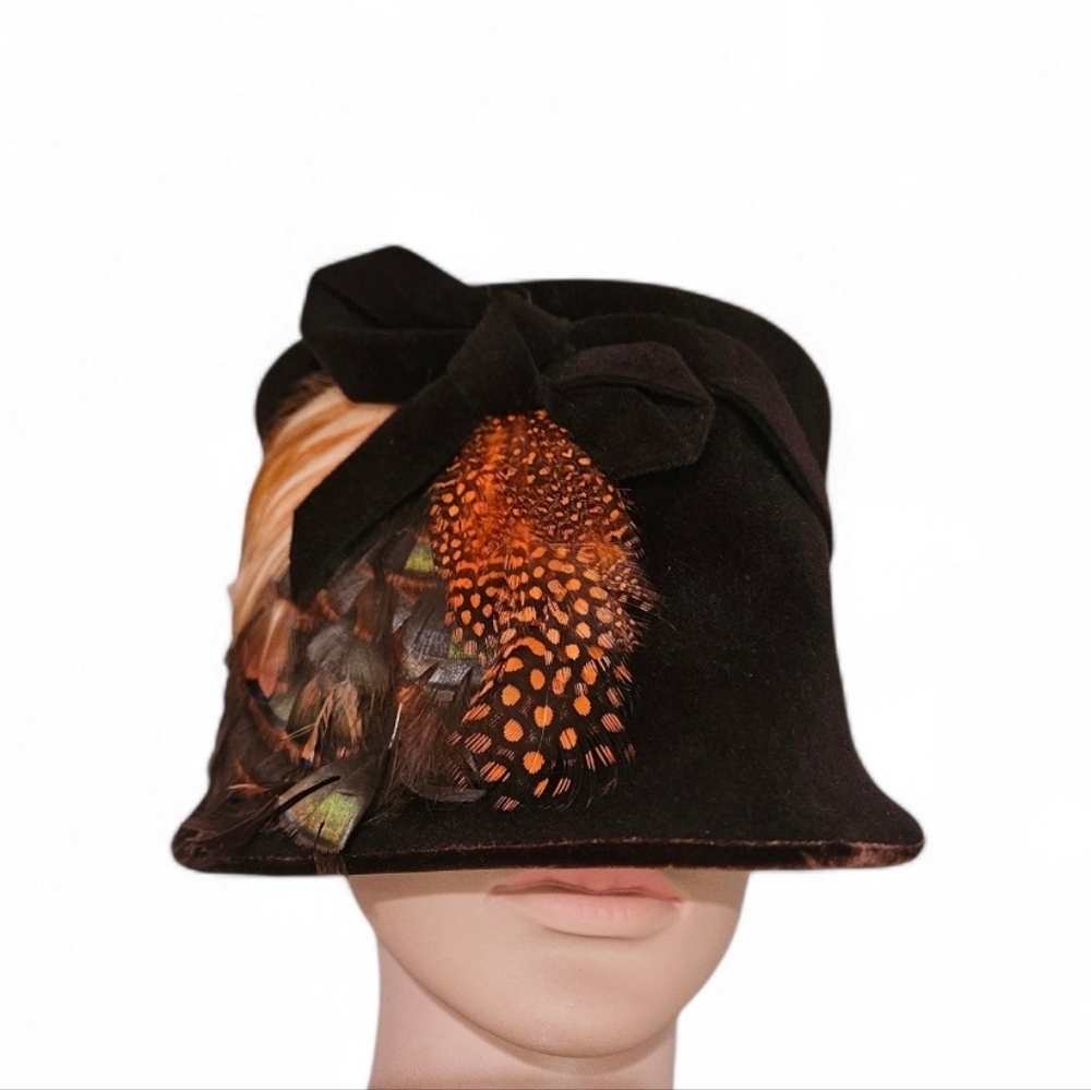 Vintage Lazurus Feather Velvet Cloche Hat — Made in Italy